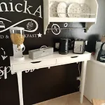 Amicka