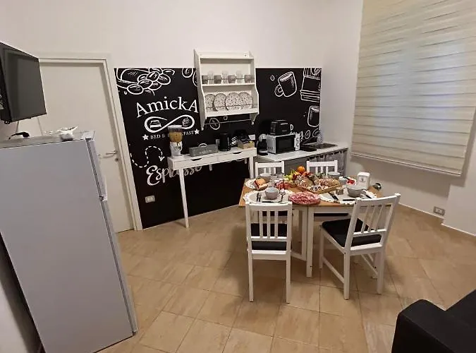 Oda ve Kahvaltı Amicka 3*